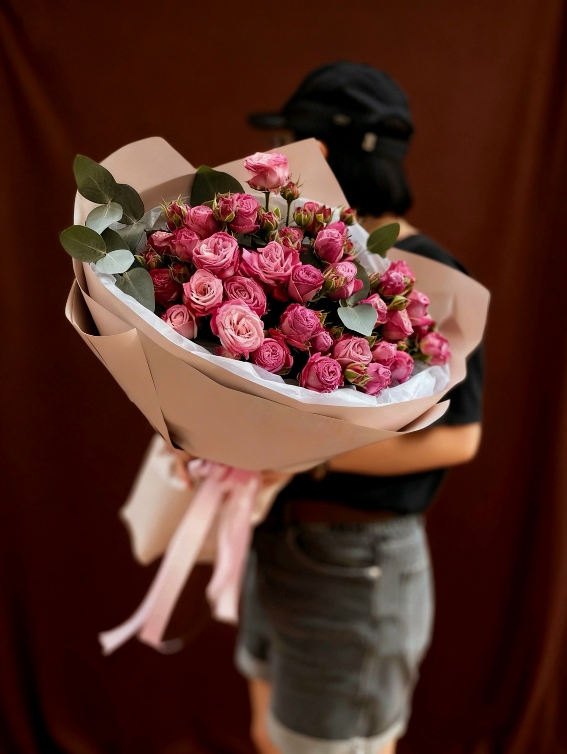 9 пионовидных кустовых роз